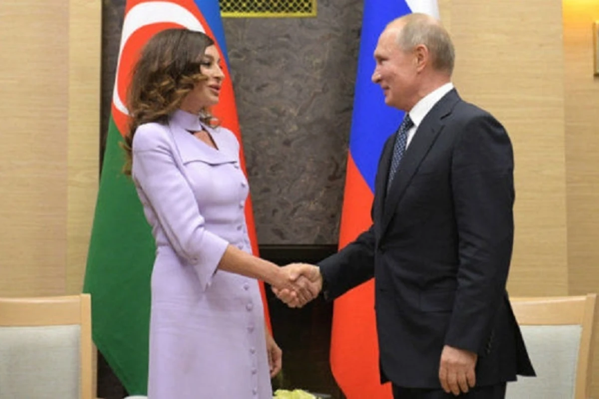 Путин поблагодарил руководство Азербайджана за развитие русского языка в стране