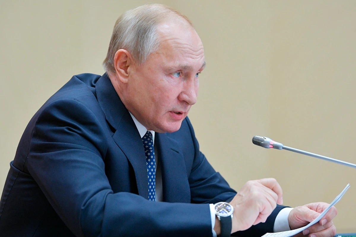 Путин призвал терзать и трясти чиновников на местах