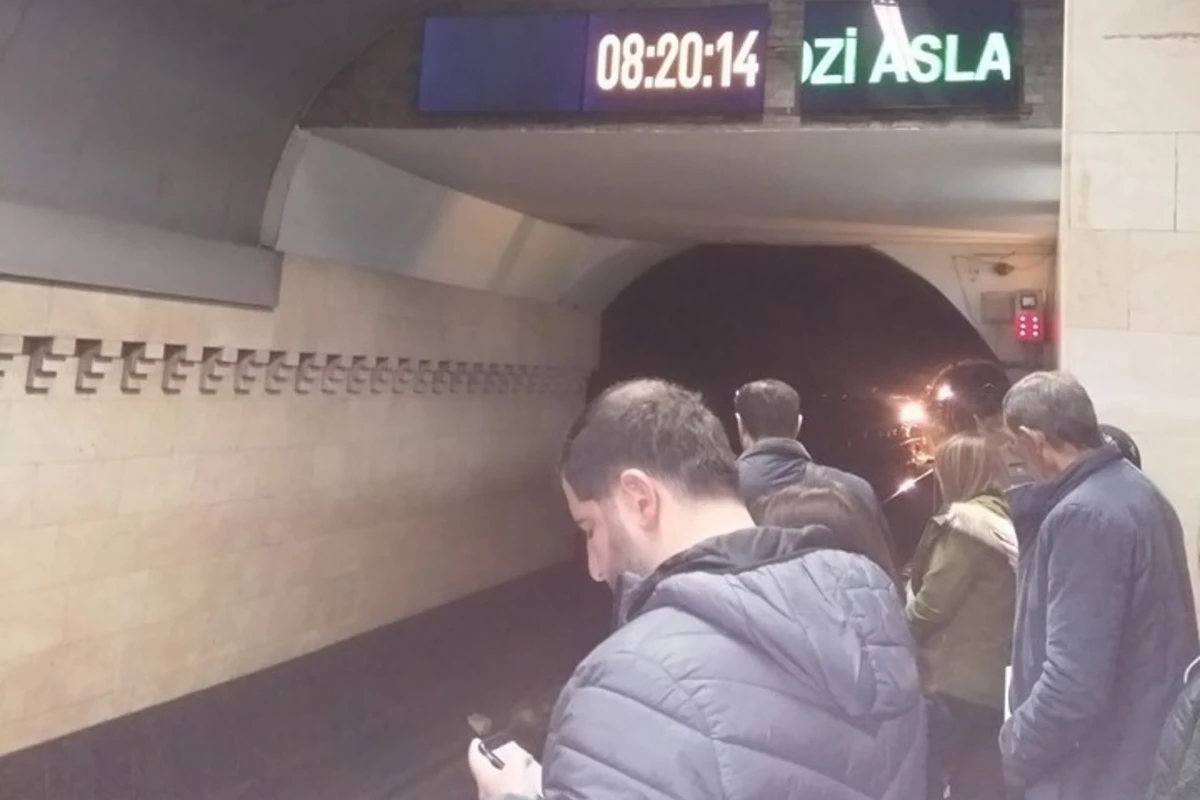 Движение поездов бакинского метро восстановлено - ОБНОВЛЕНО