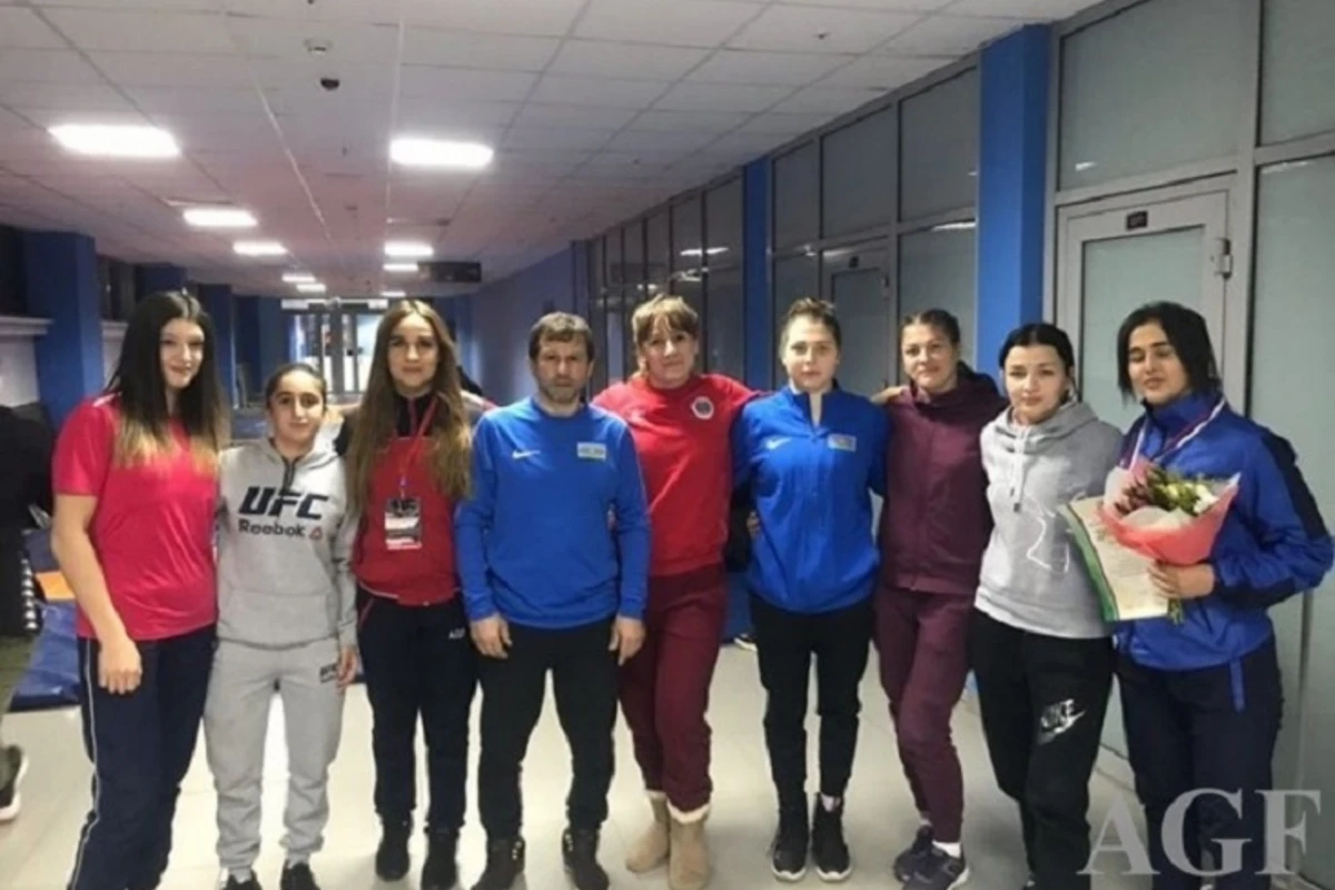 Güləşçilərimiz Rusiyada iki medal qazanıb - FOTO