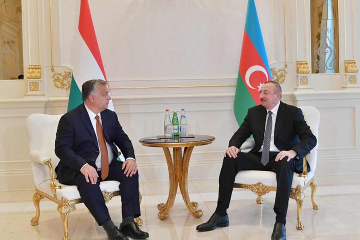 Viktor Orban İlham Əliyevi təbrik etdi