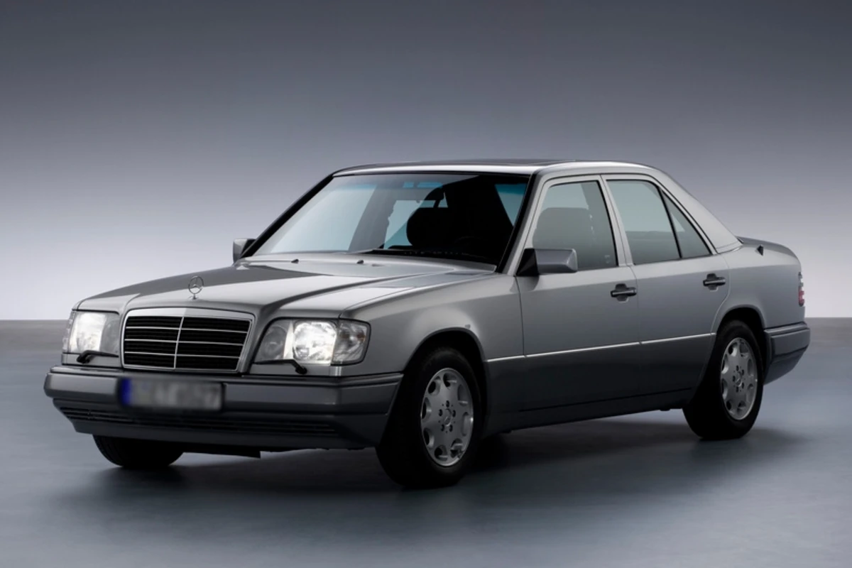 Rusiyadan gələn Mercedes”in içindən çıxanlar gömrükçüləri təəccübləndirdi - FOTO Rusiyadan gələn Mercedes”in içindən çıxanlar gömrükçüləri təəccübləndirdi - FOTO