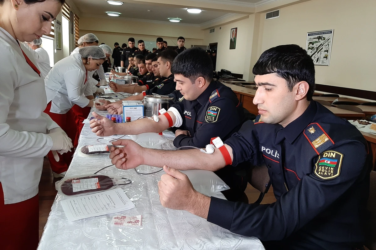 Polislər uşaqlar üçün qan verdilər - FOTO