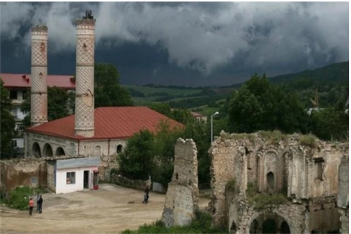 Azərbaycanda səfərdə olmuş erməni jurnalist yazır ki...