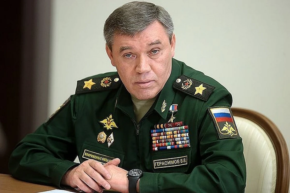 Главы генштаба России и Военного комитета НАТО провели встречу в Баку