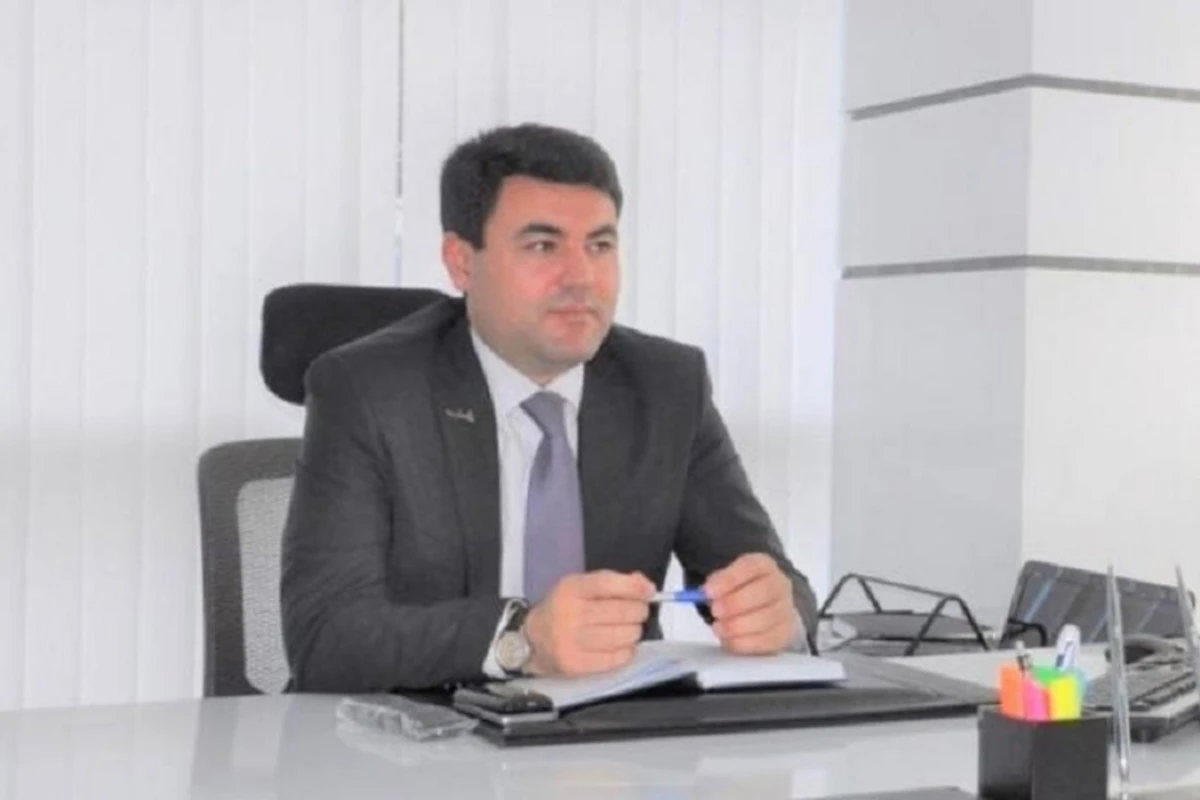 Yeni icra başçısı icra nümayəndəsini zibilə görə işdən çıxartdı - FOTO