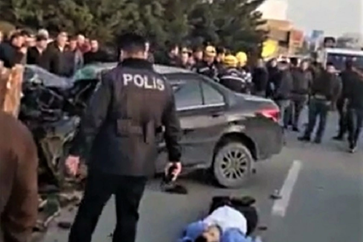 Bakı-Sumqayıt yolunda iki nəfərin öldüyü dəhşətli qəza - VİDEO Bakı-Sumqayıt yolunda iki nəfərin öldüyü dəhşətli qəza - VİDEO