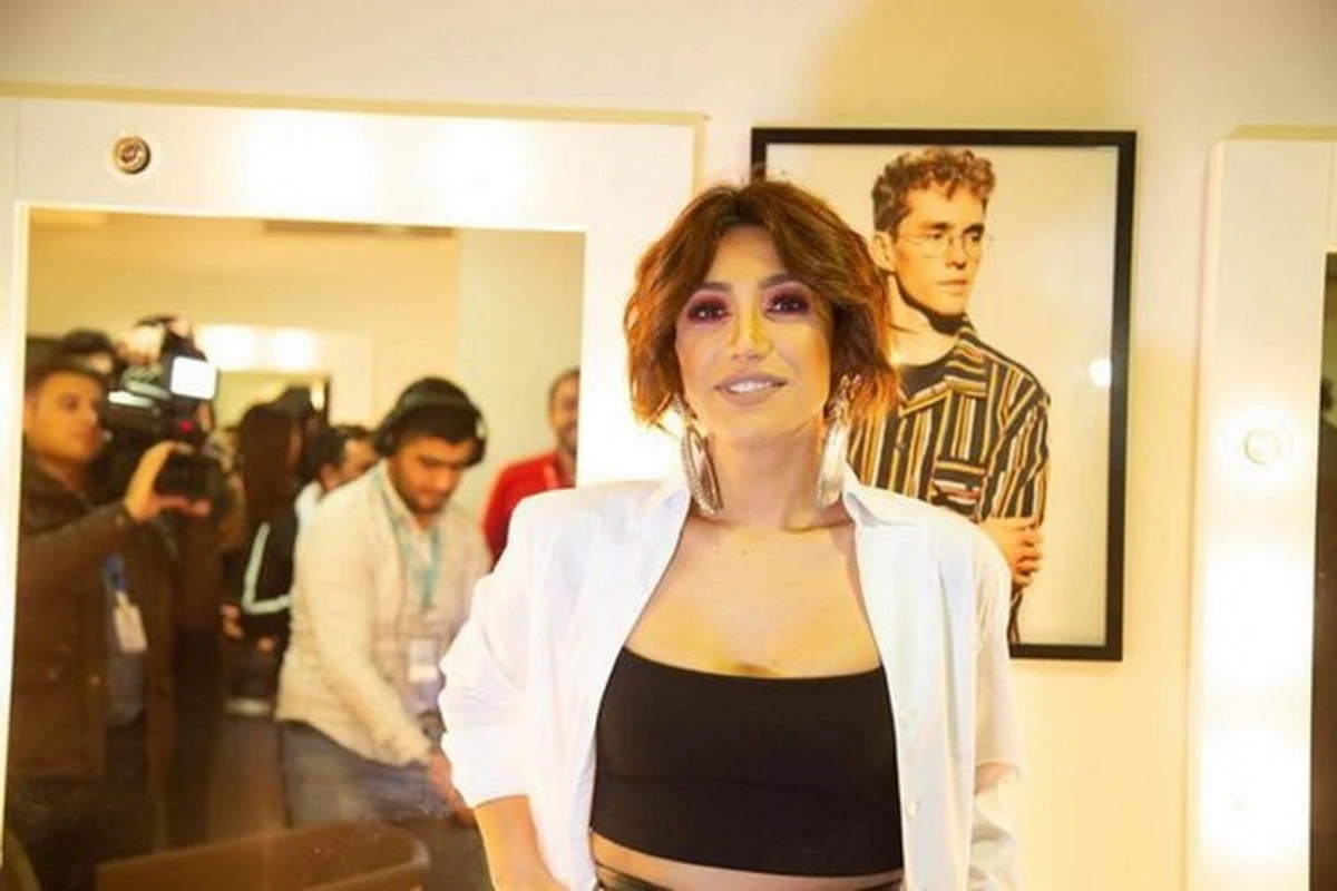 Röya Ayxan deputat olmaq məsələsinə aydınlıq gətirdi - VİDEO Röya Ayxan deputat olmaq məsələsinə aydınlıq gətirdi - VİDEO
