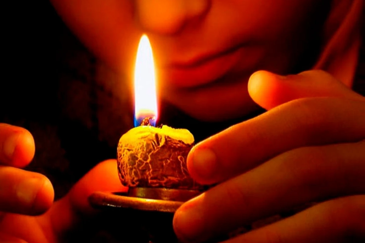 İşığı borca görə kəsilən mənzildə şam yandırılması bədbəxt hadisəyə səbəb oldu
