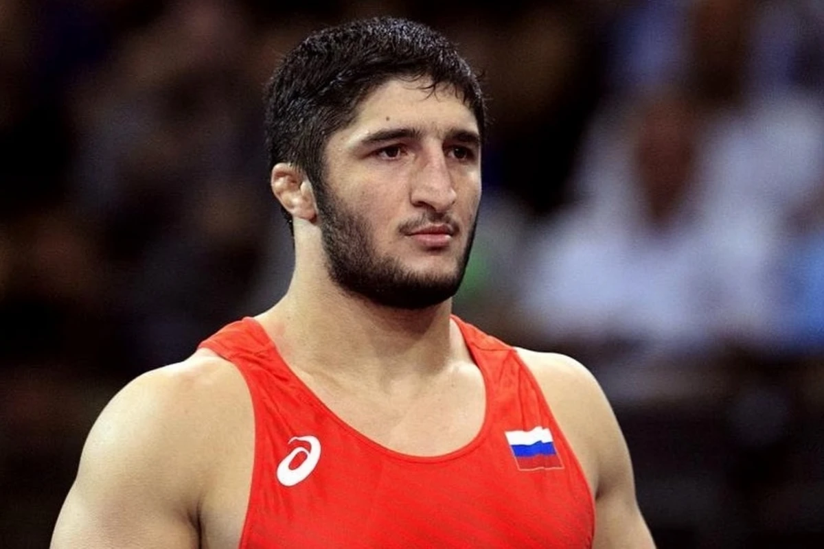 Олимпийский чемпион дисквалифицирован за футболку с портретом имама Шамиля - ФОТО Олимпийский чемпион дисквалифицирован за футболку с портретом имама Шамиля - ФОТО