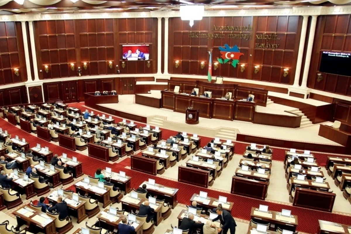 Сегодня парламент Азербайджана обсудит 15 вопросов