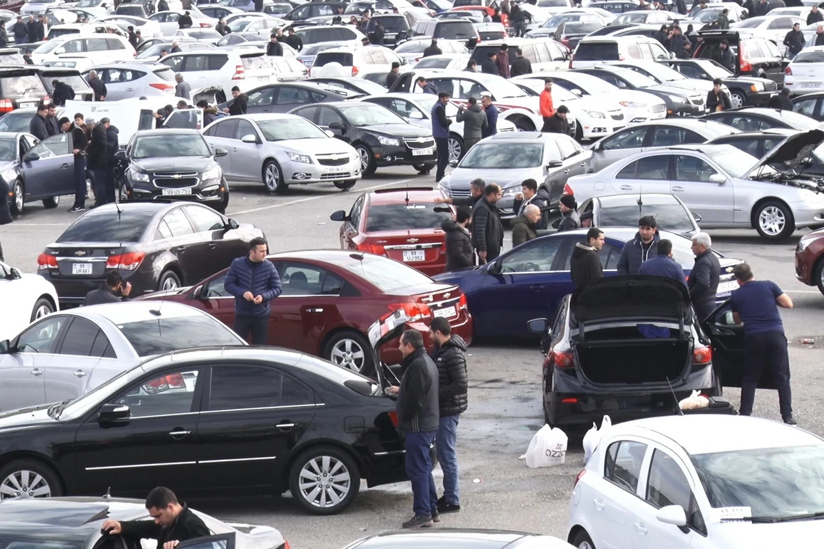 Avtomobil bazarında qiymətlər əl yandırır - VİDEOREPORTAJ