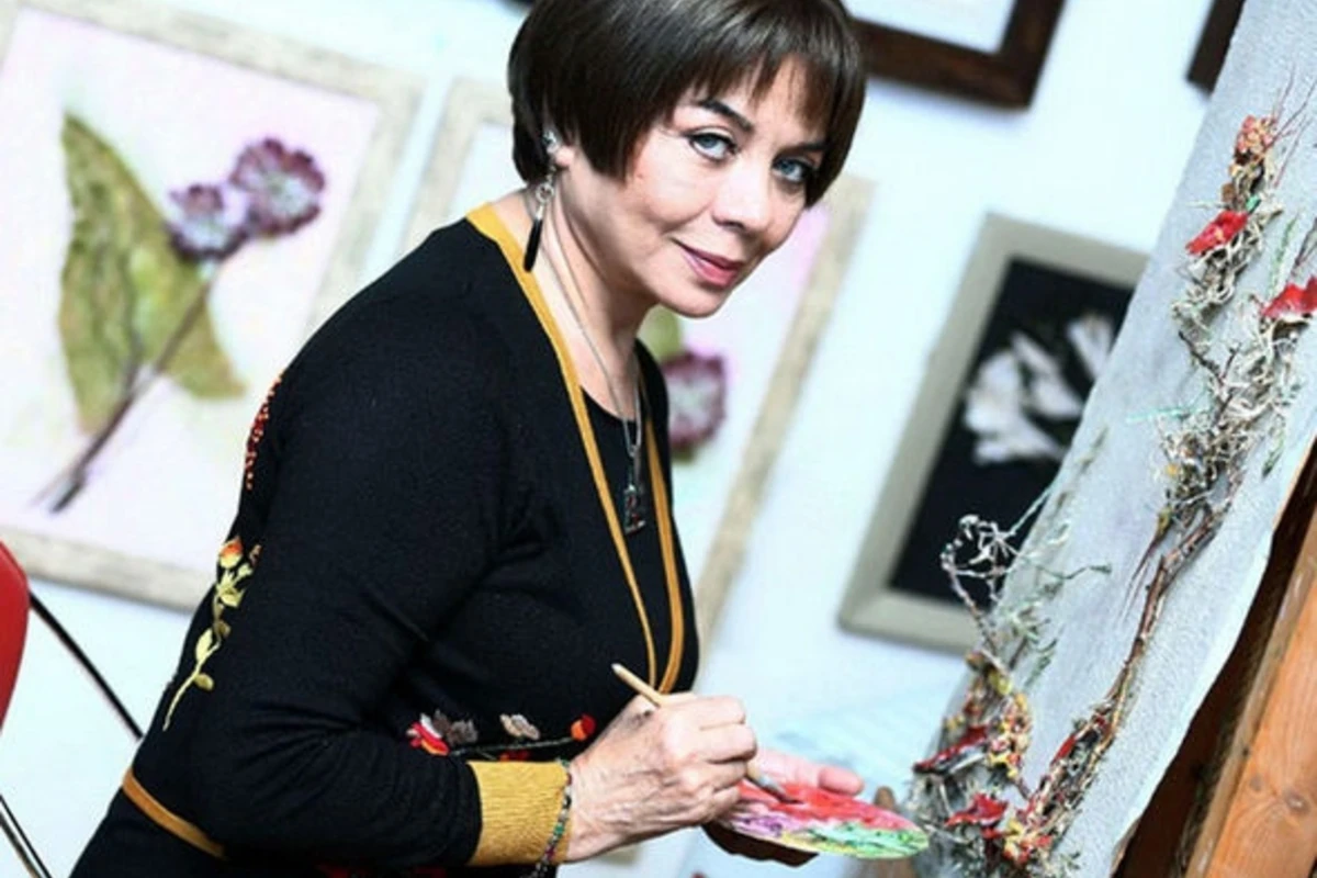 72 yaşlı Əməkdar artist gözəlliyinin sirrini açdı 72 yaşlı Əməkdar artist gözəlliyinin sirrini açdı