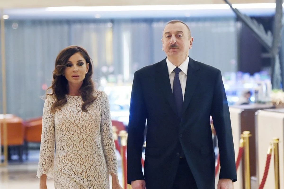Ильхам и Мехрибан Алиевы ознакомились с выставкой Bakutel-2019”