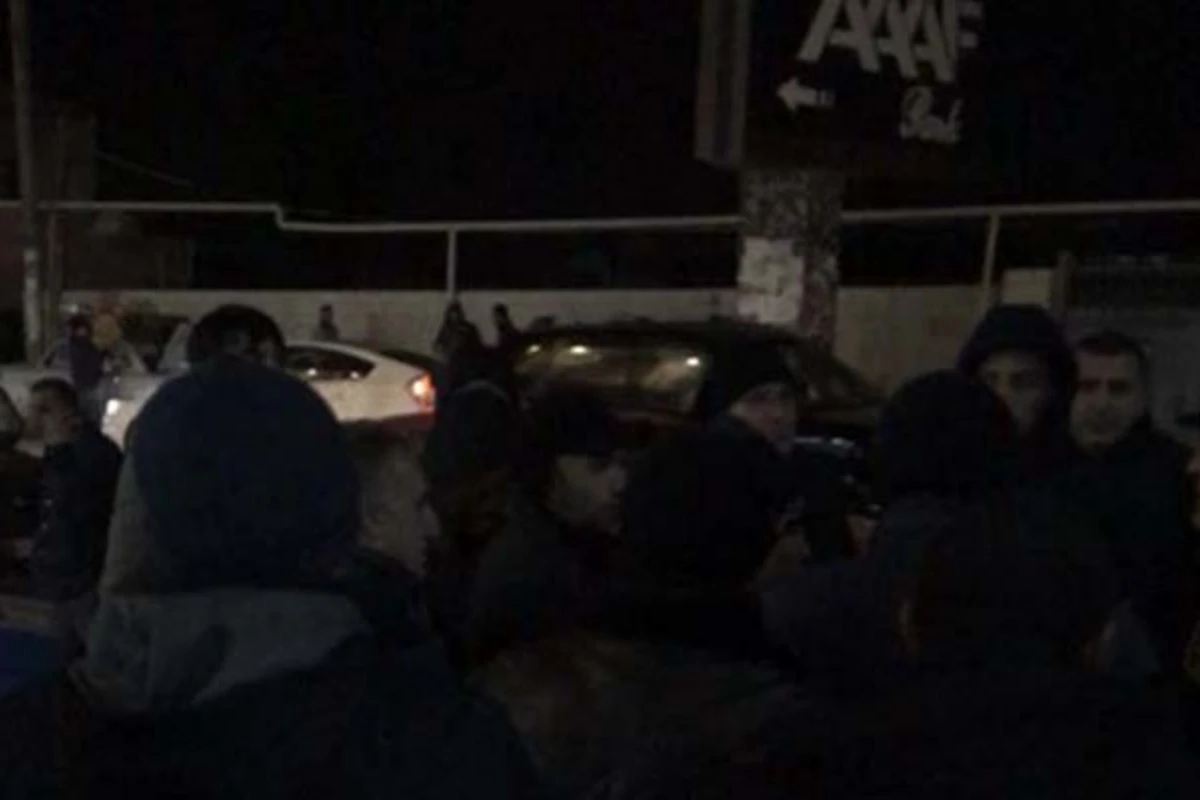 AAAF Park yenə qaranlığa qərq oldu - Sakinlər etiraz edir AAAF Park yenə qaranlığa qərq oldu - Sakinlər etiraz edir
