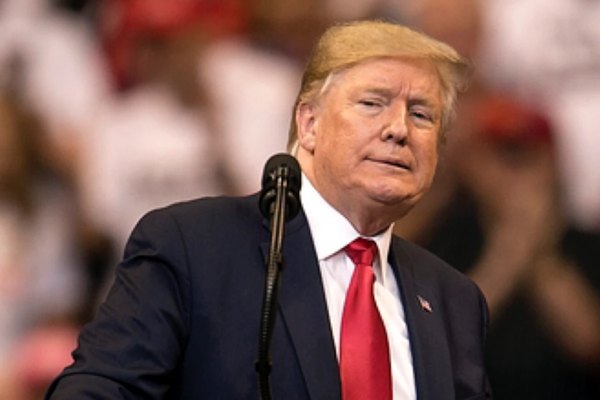 В Вашингтоне стартовали слушания по импичменту Трампа