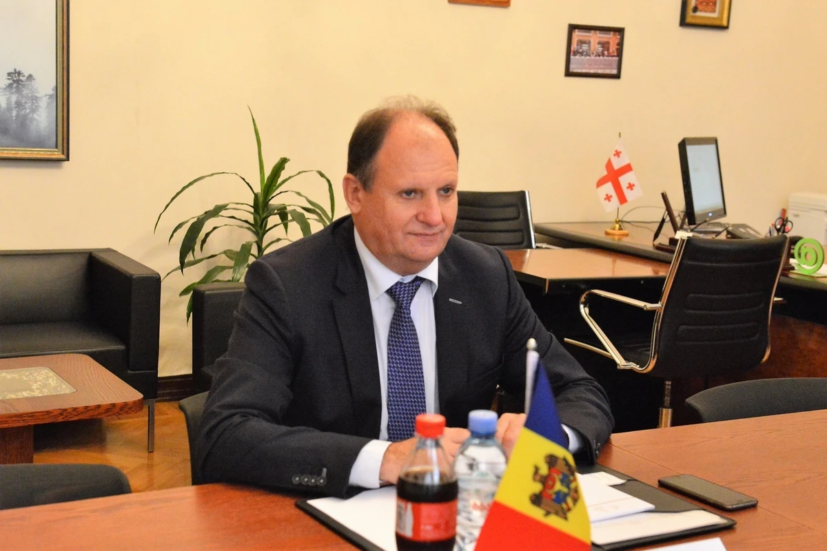 Moldova Bakıdakı səfirini geri çağırdı