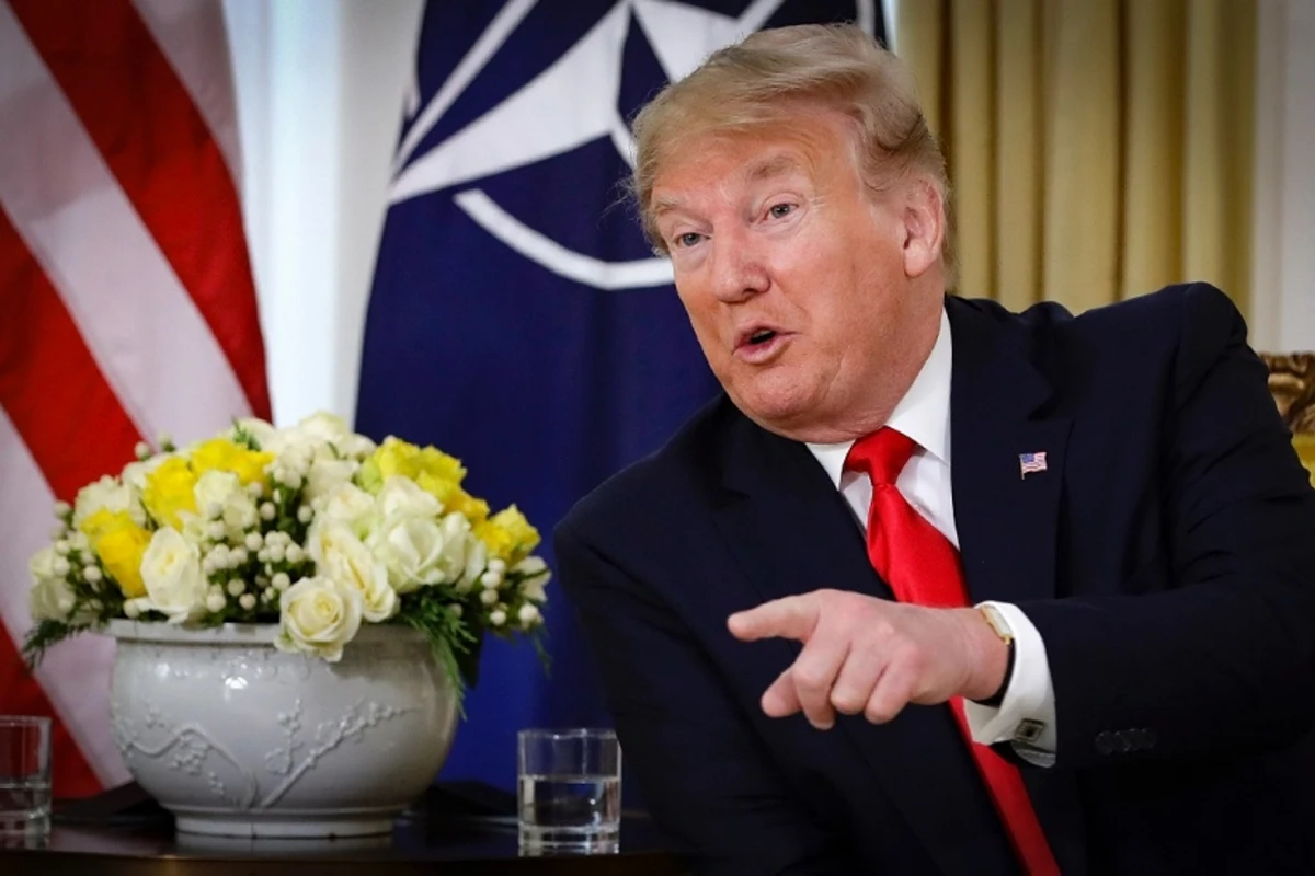 Трамп попросил об импичменте