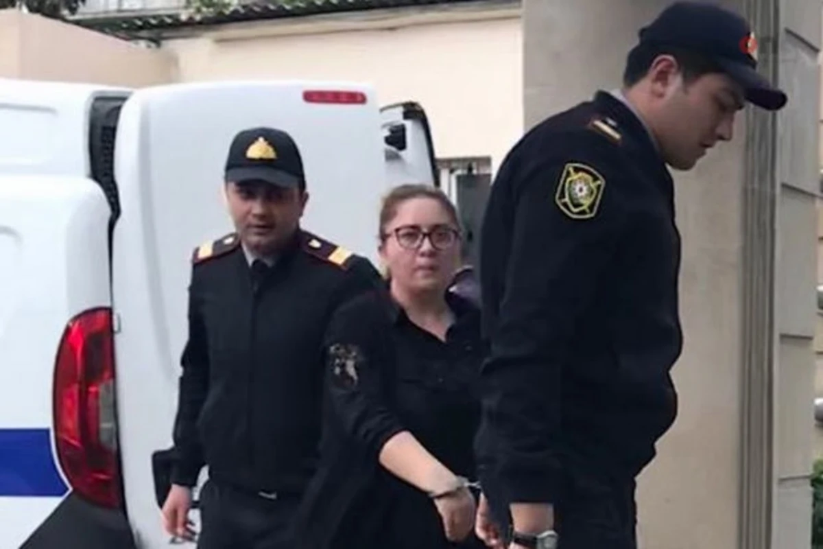 Narkotikə görə tutulmuş jurnalist məhkəmə qarşısında Narkotikə görə tutulmuş jurnalist məhkəmə qarşısında