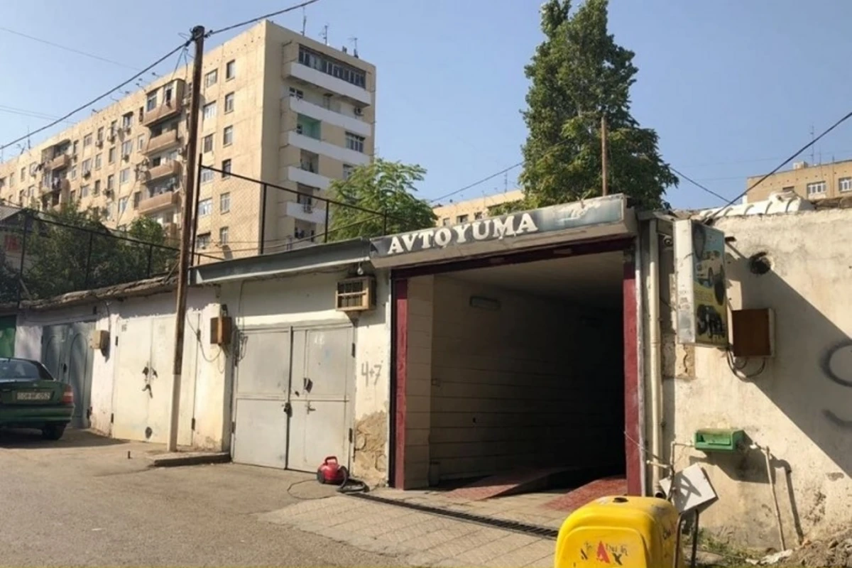 На одной из автомоек Баку совершено жестокое убийство