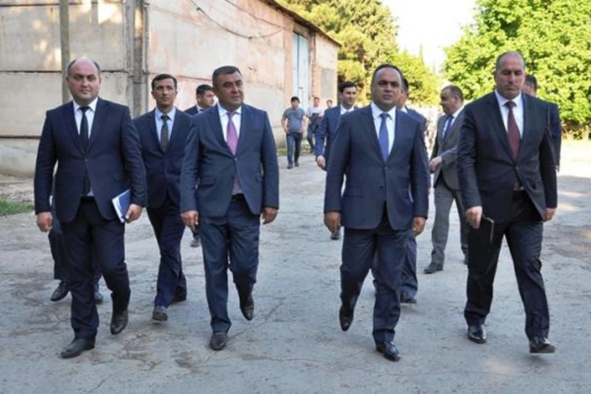 Vəzifədən azad edilən məmur məsul katib oldu