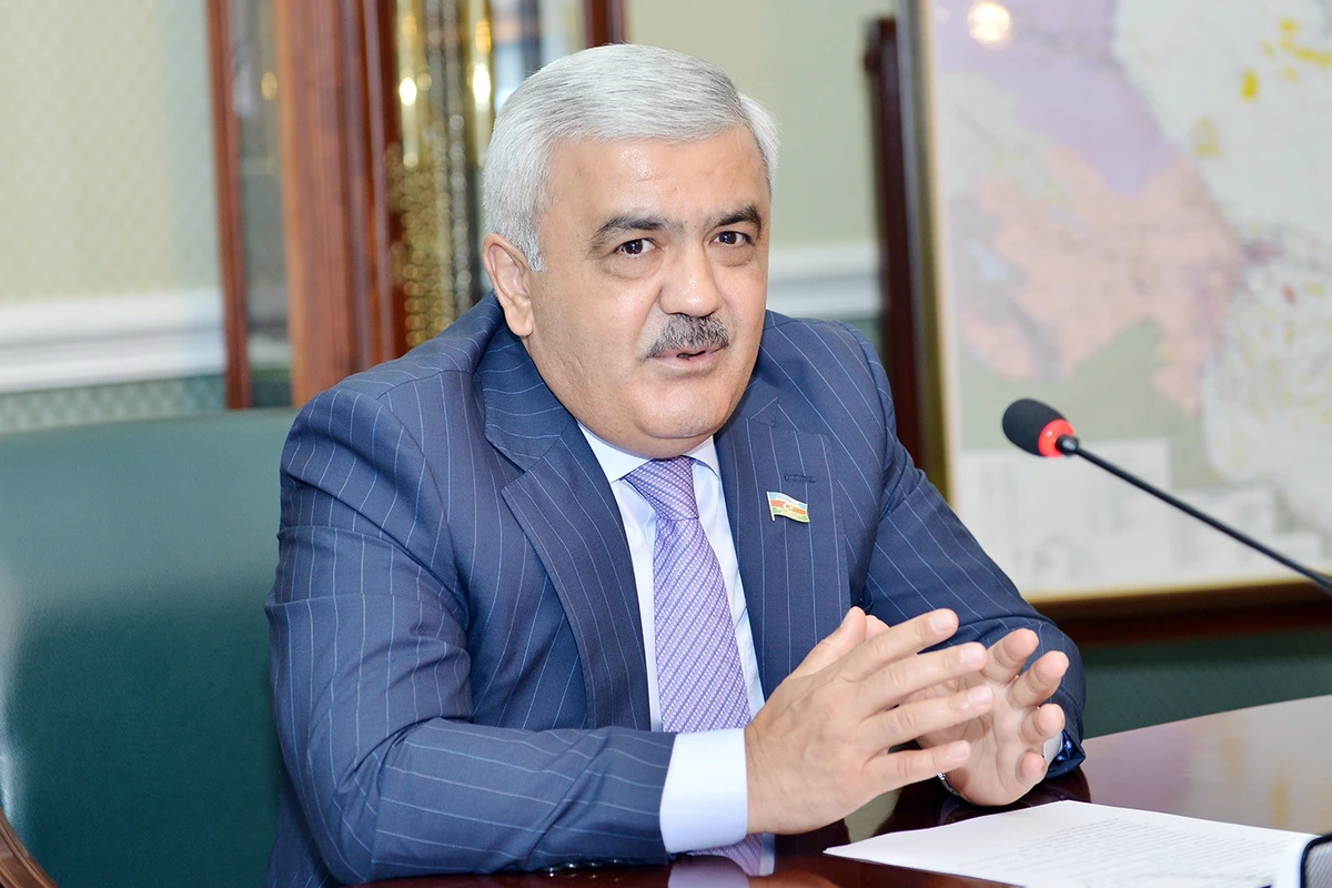 Rövnəq Abdullayev: Azərbaycanda indiyədək 2 mlrd. tondan çox neft hasil edilib