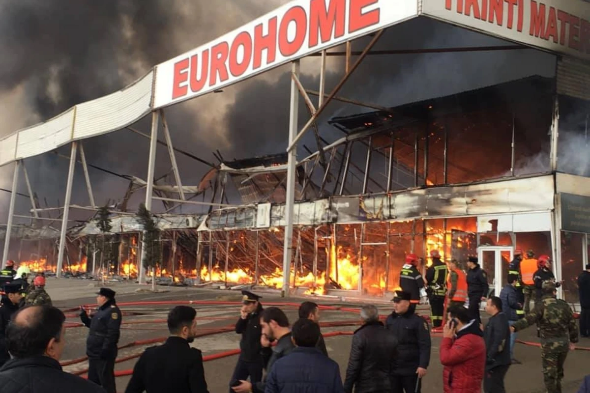 “EuroHome”dakı yanğın zamanı oğurluq olub, 3 nəfər saxlanlıb
