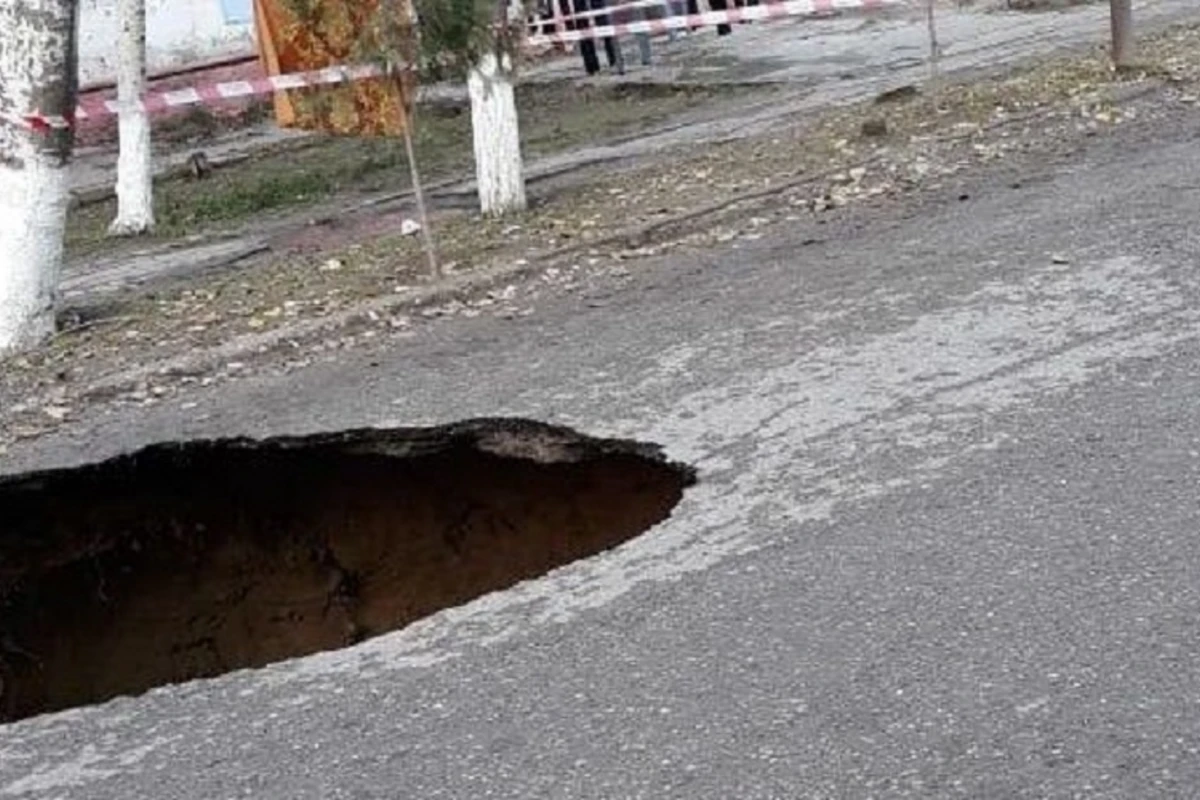 В Сумгайыте дорога просела в четвертый раз - ВИДЕО
