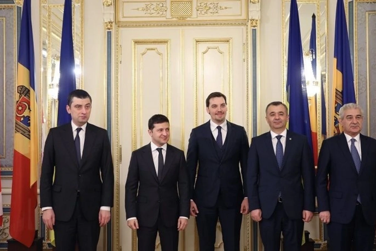 Вице-премьер Азербайджана встретился с Владимиром Зеленским - ФОТО