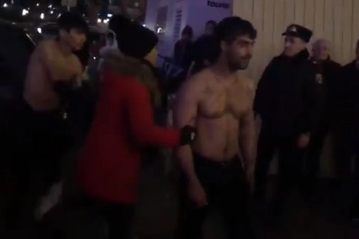 Установлены личности нападавших с ножом на граждан в центре Баку - ВИДЕО