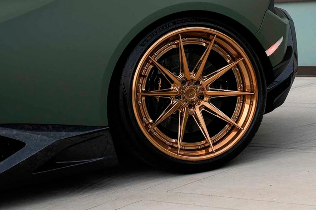 Итальянский суперкар Lamborghini переделали в армейскую версию - ФОТО