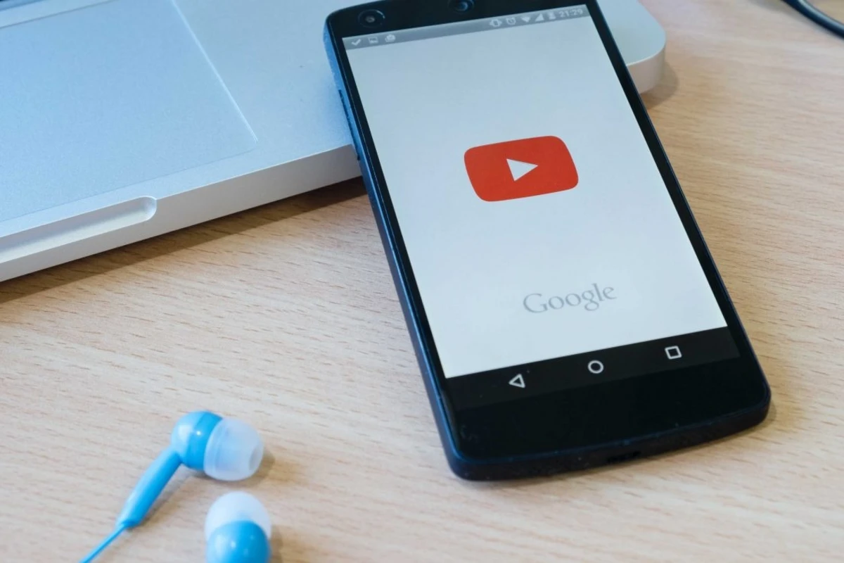 Названы самые популярные музыкальные клипы десятилетия в YouTube - ВИДЕО