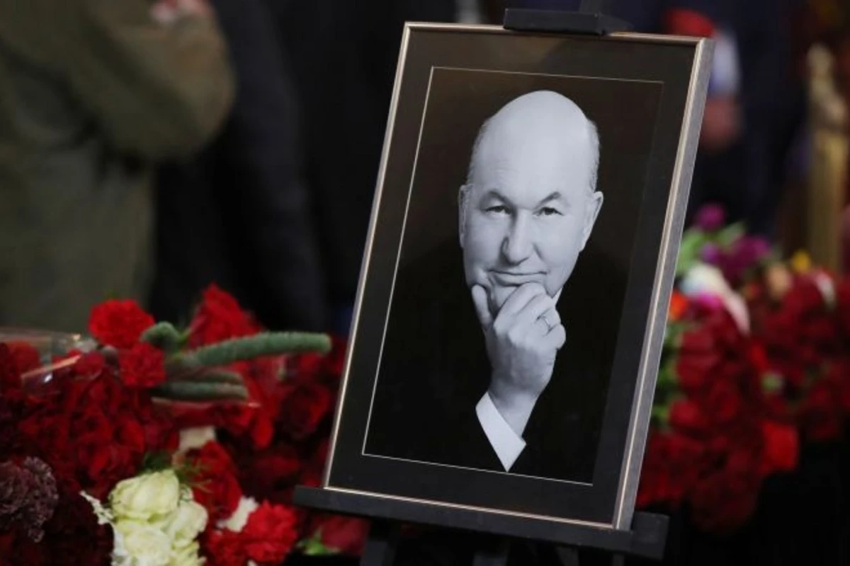 В смерти Лужкова обвинили врачей