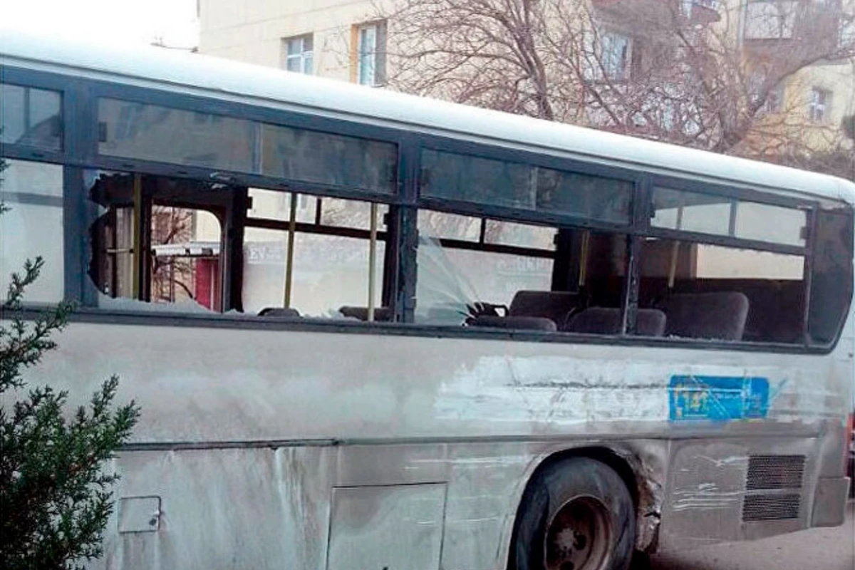 Bakıda avtobus qəzası - 6 nəfər yaralandı