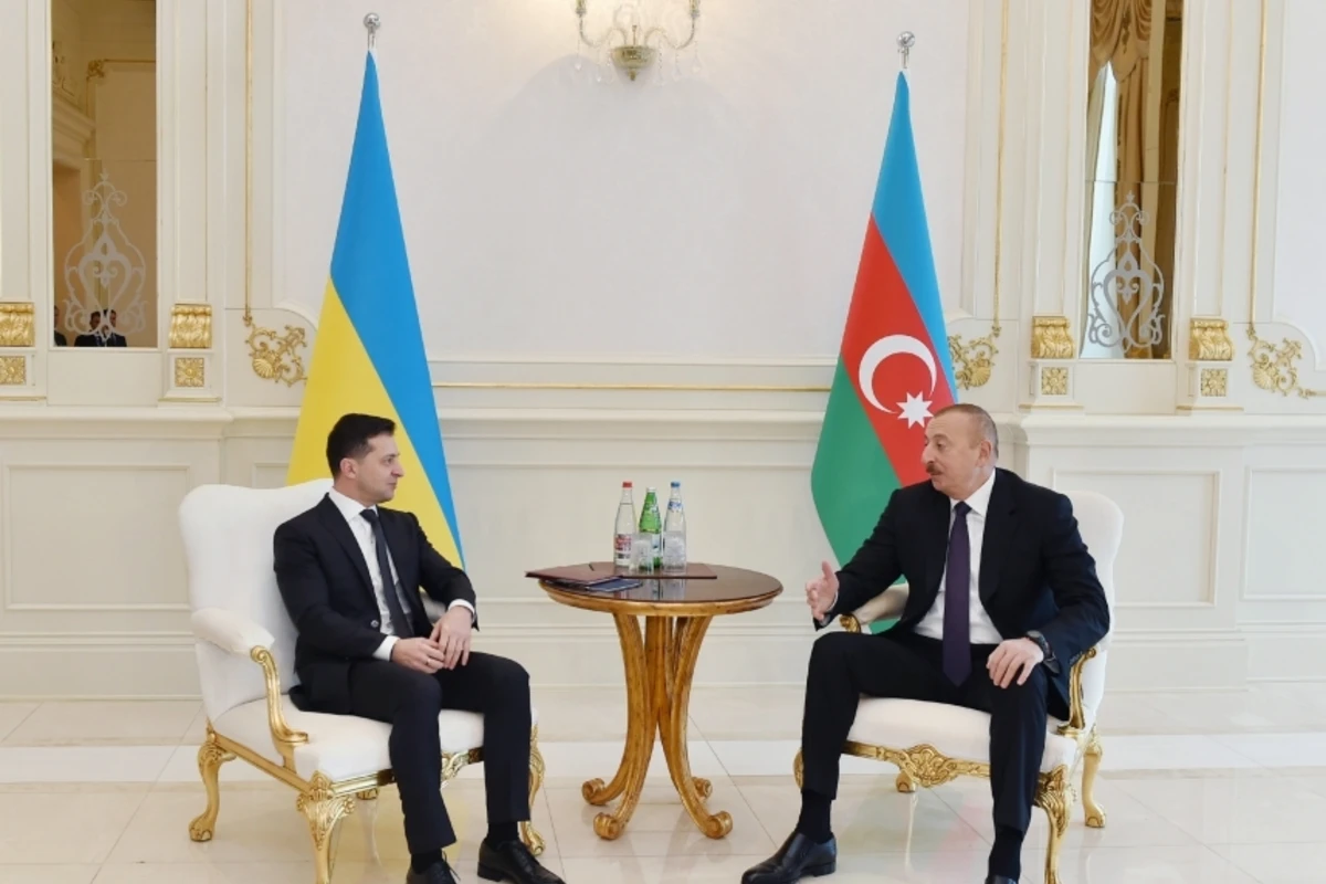 В Баку состоялась встреча один на один президентов Азербайджана и Украины