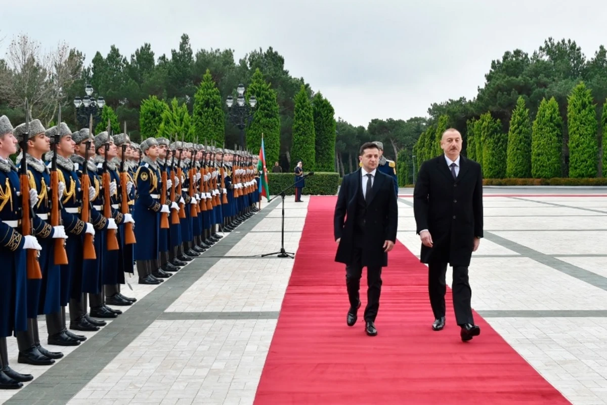 В Баку состоялась церемония официальной встречи президента Украины - ФОТО