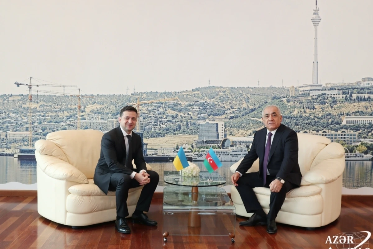 Əli Əsədov Zelenski ilə işçi nahar edib
