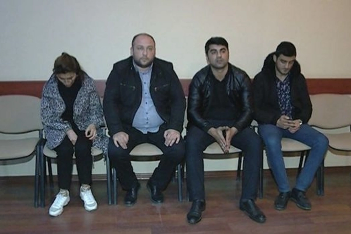 Jurnalist vəsiqəsi ilə dələduzluq edən dörd nəfər saxlanılıb - VİDEO