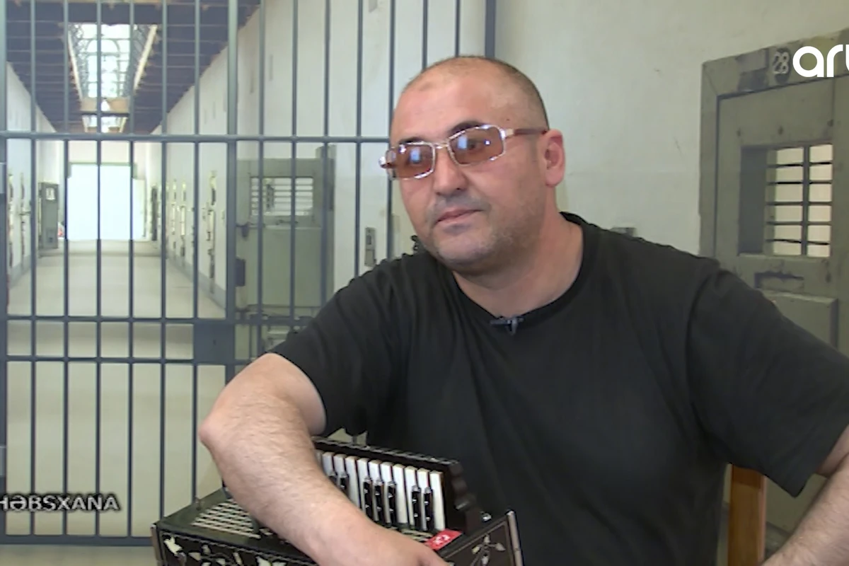 “Qızımın göndərdiyi şəkillərlə təsəlli tapıram” - Həbs olunan musiqiçi – VİDEO