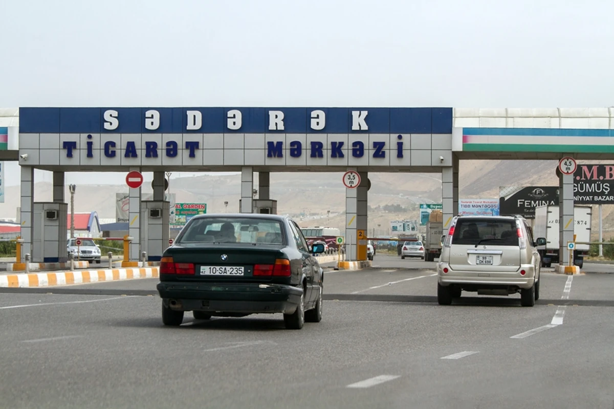 “Sədərək” ticarət mərkəzində əməliyyat - FOTO “Sədərək” ticarət mərkəzində əməliyyat - FOTO