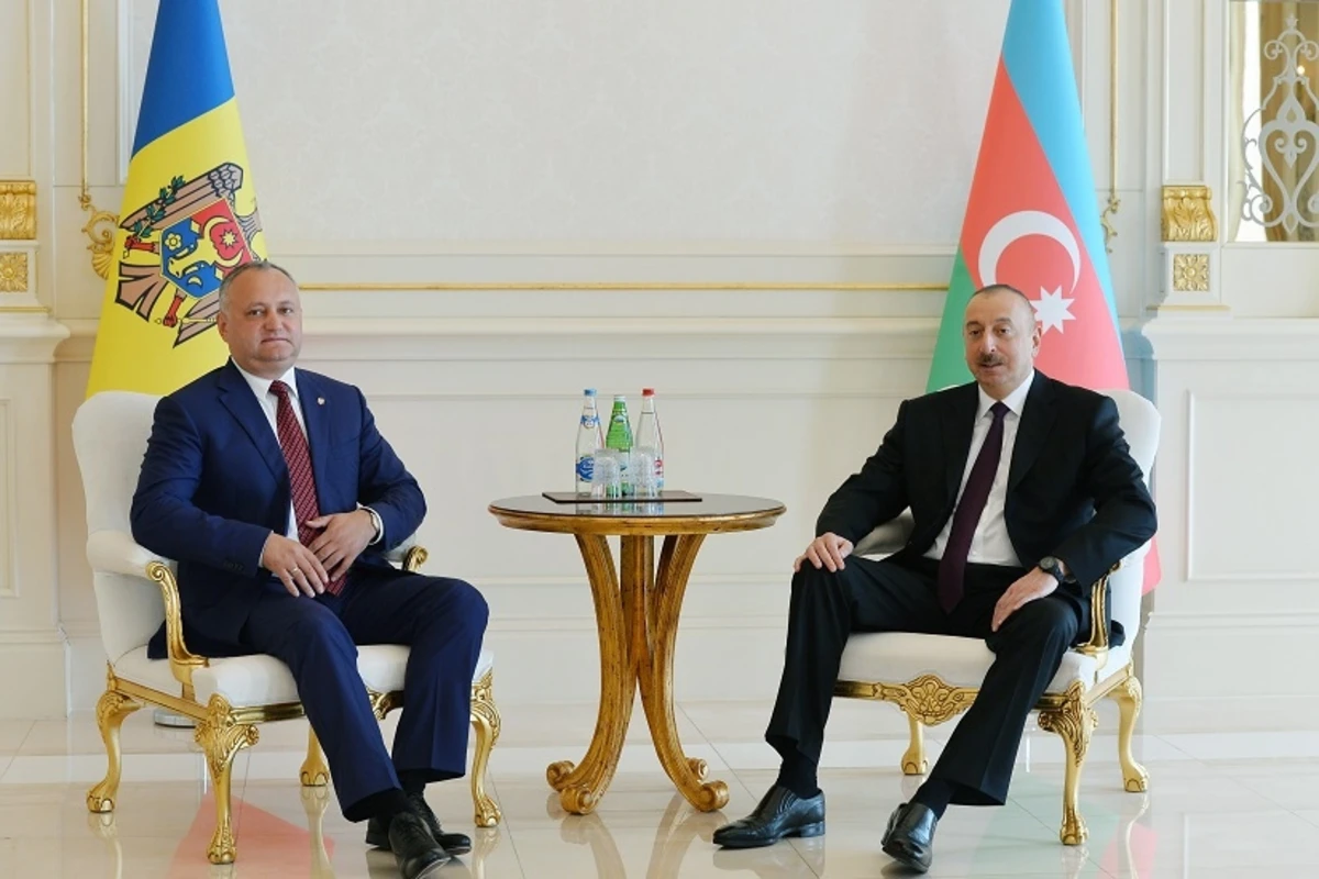 Президент Молдовы поздравил президента Азербайджана