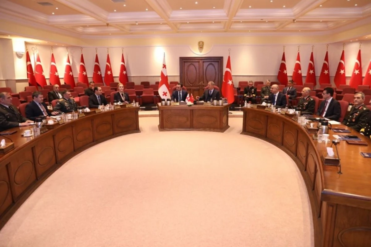 Azərbaycan, Gürcüstan və Türkiyə arasında hərbi əməkdaşlıq müzakirə olunub Azərbaycan, Gürcüstan və Türkiyə arasında hərbi əməkdaşlıq müzakirə olunub