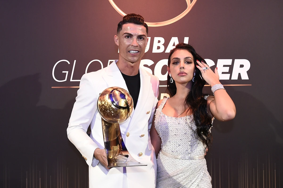Ronaldo ilin ən yaxşı futbolçusu seçildi - VİDEO