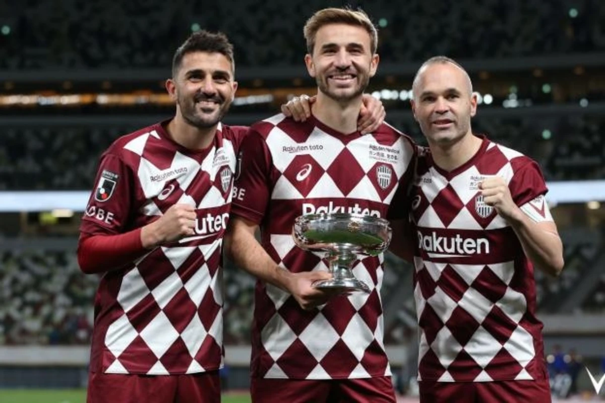 Daha bir ulduz futbolçu karyerasını bitirdi