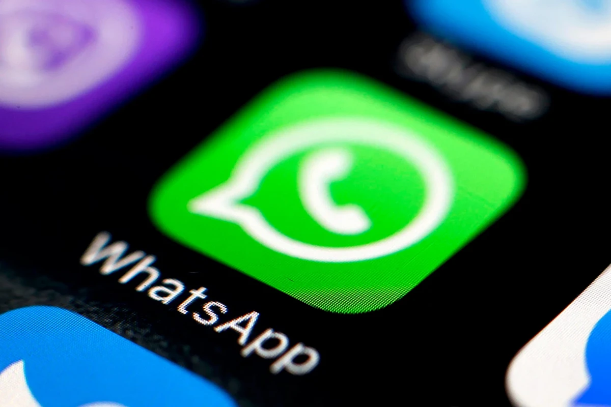 Пользователей предупредили о новогоднем вирусе в WhatsApp