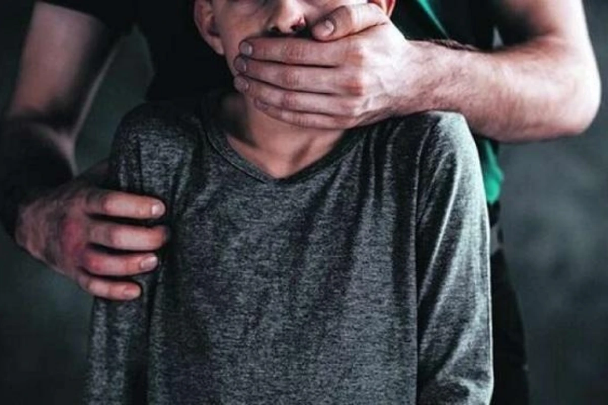 Azərbaycanda daha bir DƏHŞƏT: Azyaşlı oğlanı zorlayıb kanala atdılar Azərbaycanda daha bir DƏHŞƏT: Azyaşlı oğlanı zorlayıb kanala atdılar