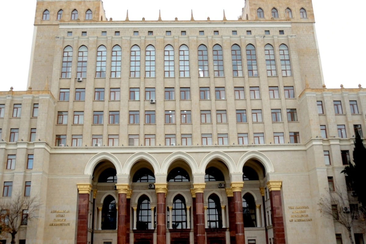 Освобождены от должности директора Института зоологии и Академического городка НАНА