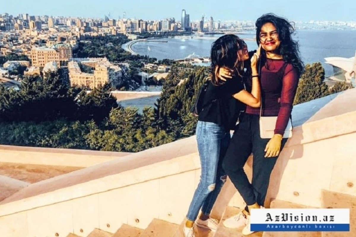 Bakıda ölən əcnəbi qızların FOTOLARI