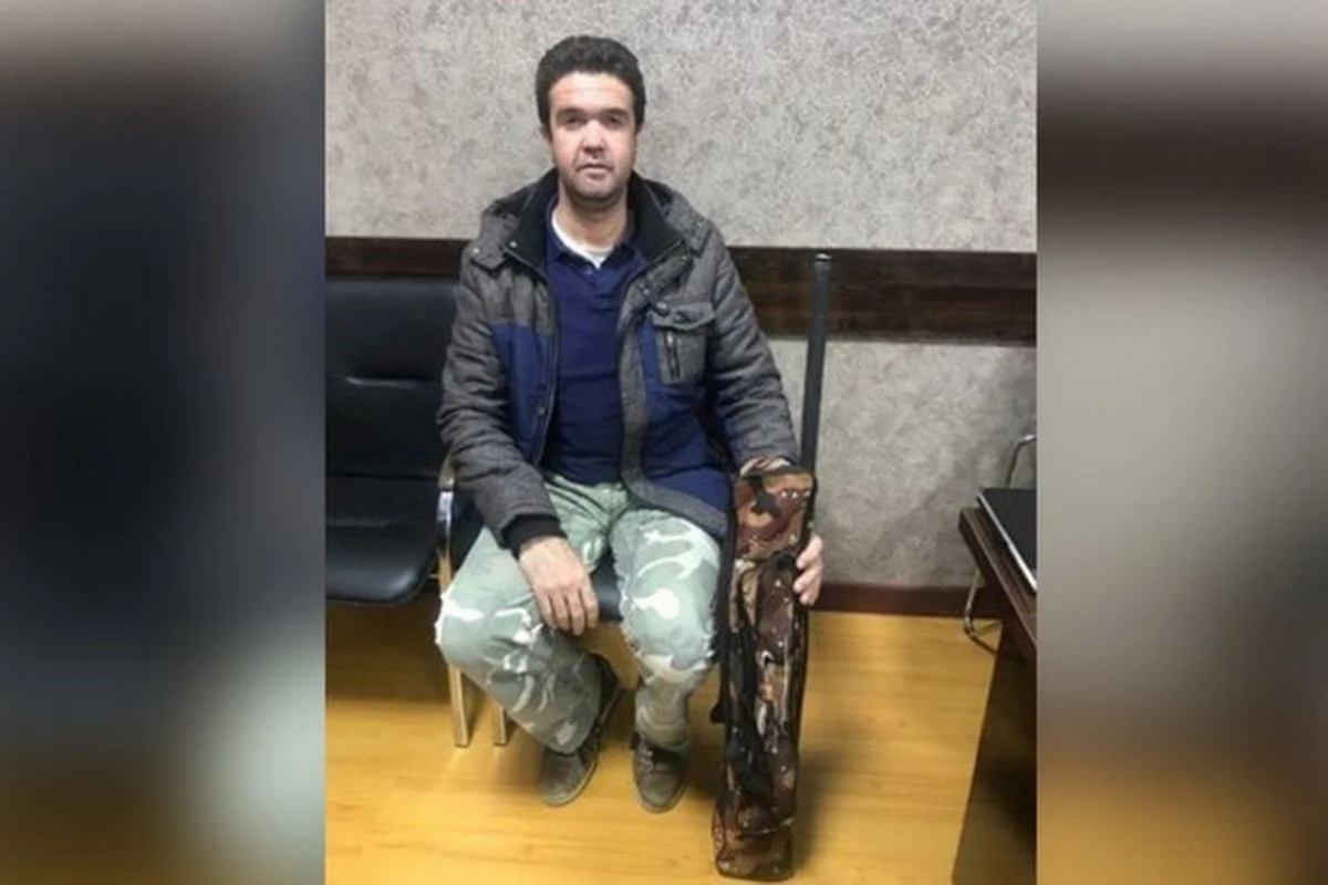 Опубликовано фото мужчины, якобы ехавшего с огнестрельным оружием в автобусе - ФОТО