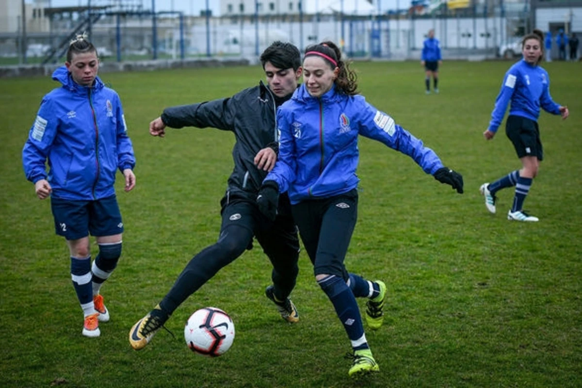 Qadın futbolçumuz evləndi - VİDEO/FOTO